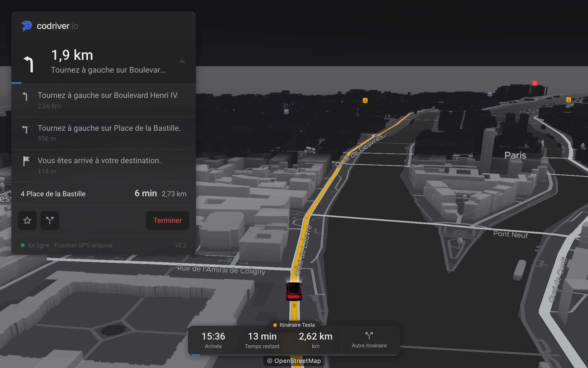 The driving app in French on a 3D night map of Paris: the turn card reads 1,9 km, Tournez à gauche sur Boulevar…, towards 4 Place de la Bastille, with the step list Tournez à gauche sur Boulevard Henri IV, Tournez à gauche sur Place de la Bastille, Vous êtes arrivé à votre destination, above a red Model Y with its headlights on and an Itinéraire Tesla chip